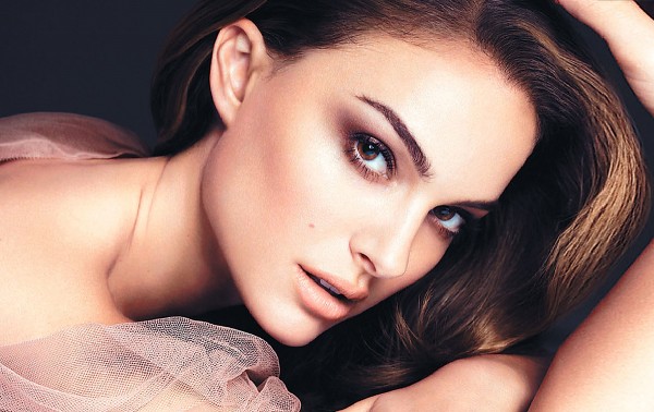 Dior-Make-Up-natalie-portman-28088000-1680-1050