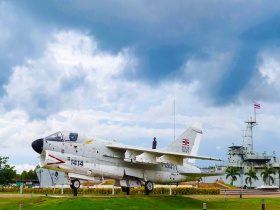 Khu lưu niệm tàu sân bay Hoàng gia HTMS Prasae